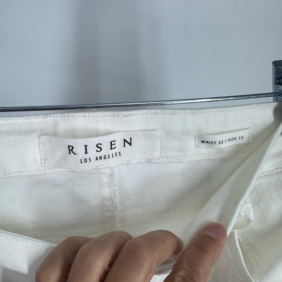 Risen high rise cropped wide leg raw hem denim. Size 32 - Picture 3 of 4